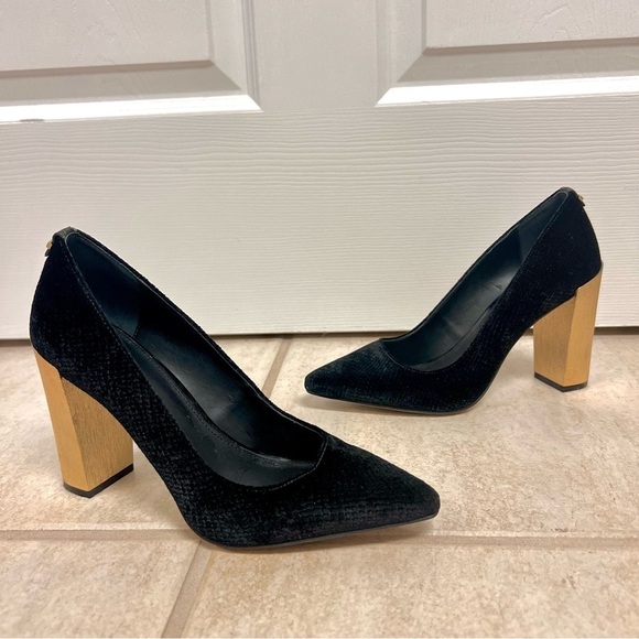 CALVIN KLEIN 'Neema' Pointy Toe Pump In Black Velvet golden heels womens size 6M - Picture 4 of 12